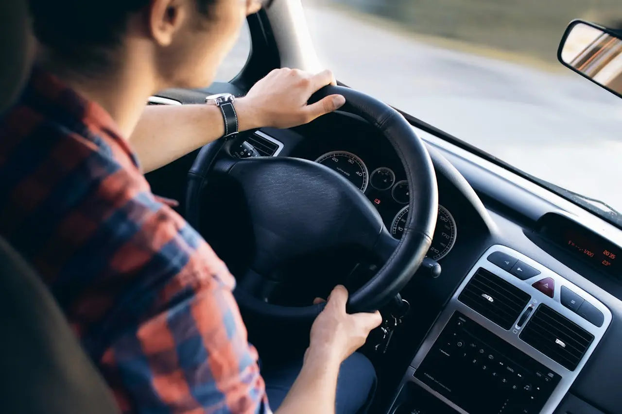 Praktische Tipps gegen Rückenschmerzen bei langen Autofahrten